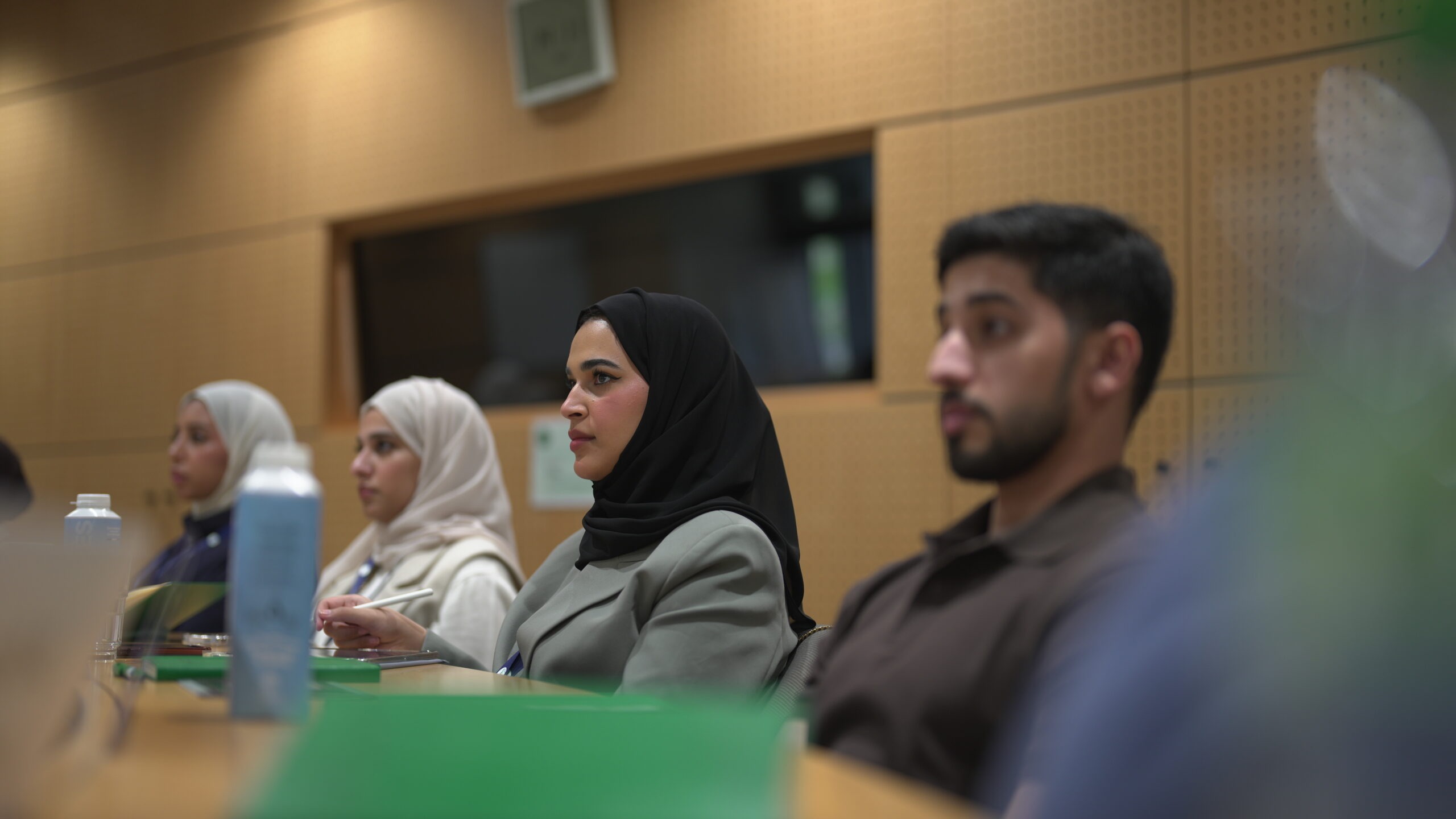 جامعة إنسياد تستضيف منتسبي 